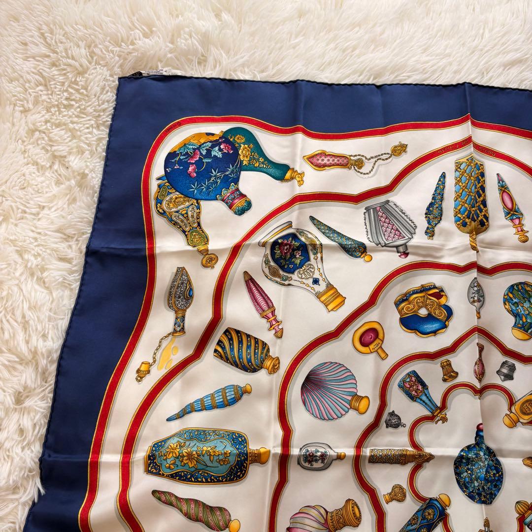 美品♡ HERMES/エルメス カレ90 香水瓶 シルク スカーフ