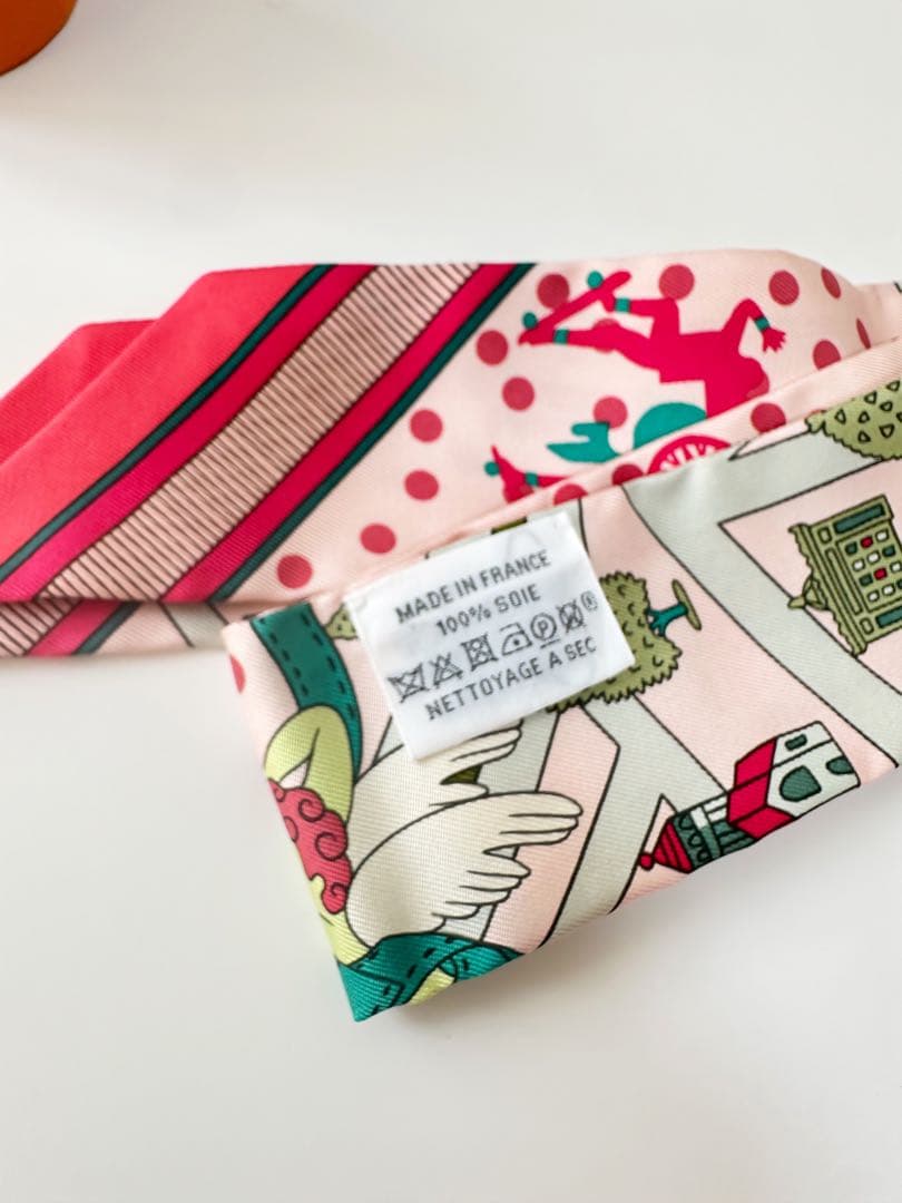 【HERMÈS】エルメスツイリー 新パリの恋人たち⭐︎極美品⭐︎