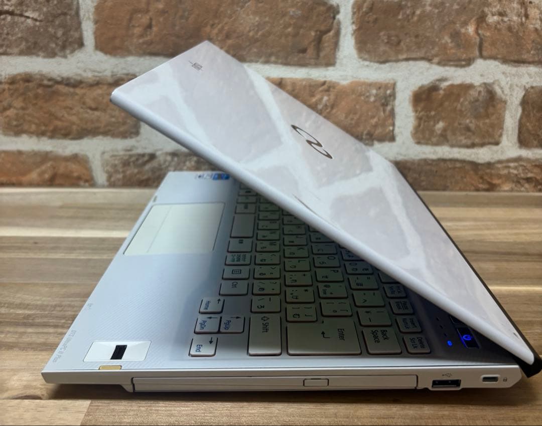 13.3型　富士通ノートPC/Win11/Core i5/Office21