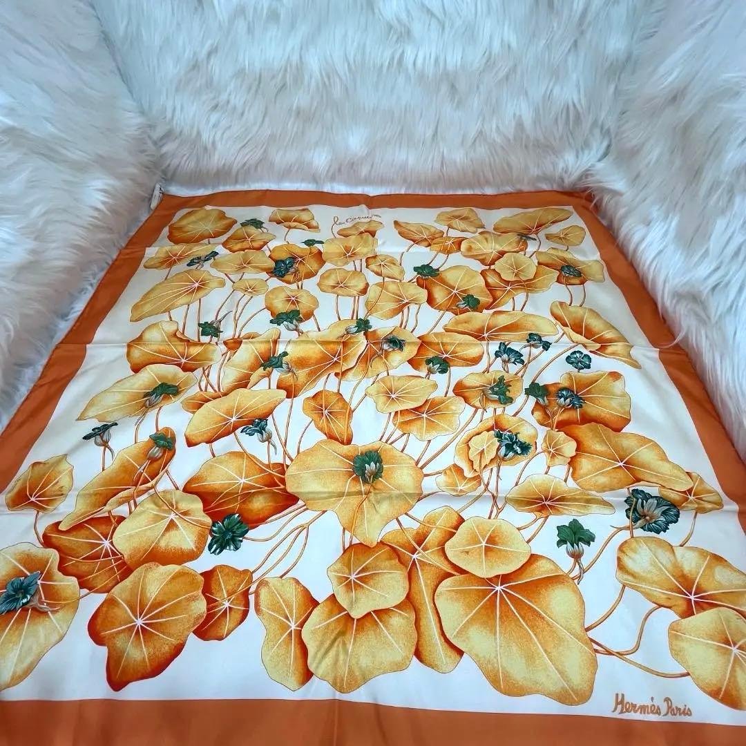 新品保管品　エルメス　HERMES 未使用品　カレ90 　スカーフ　オレンジ系