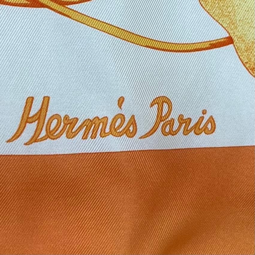 新品保管品　エルメス　HERMES 未使用品　カレ90 　スカーフ　オレンジ系
