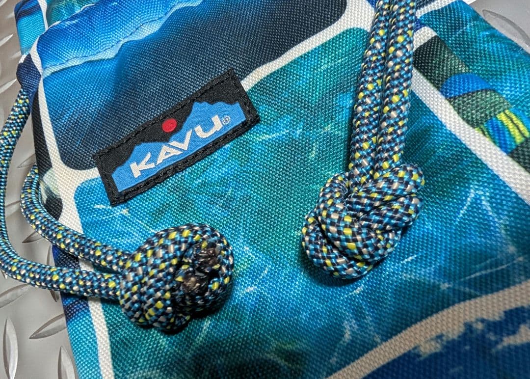 激レアKAVU水筒カバーマリンスタイル波乗りBEACHペットボトルカバー海