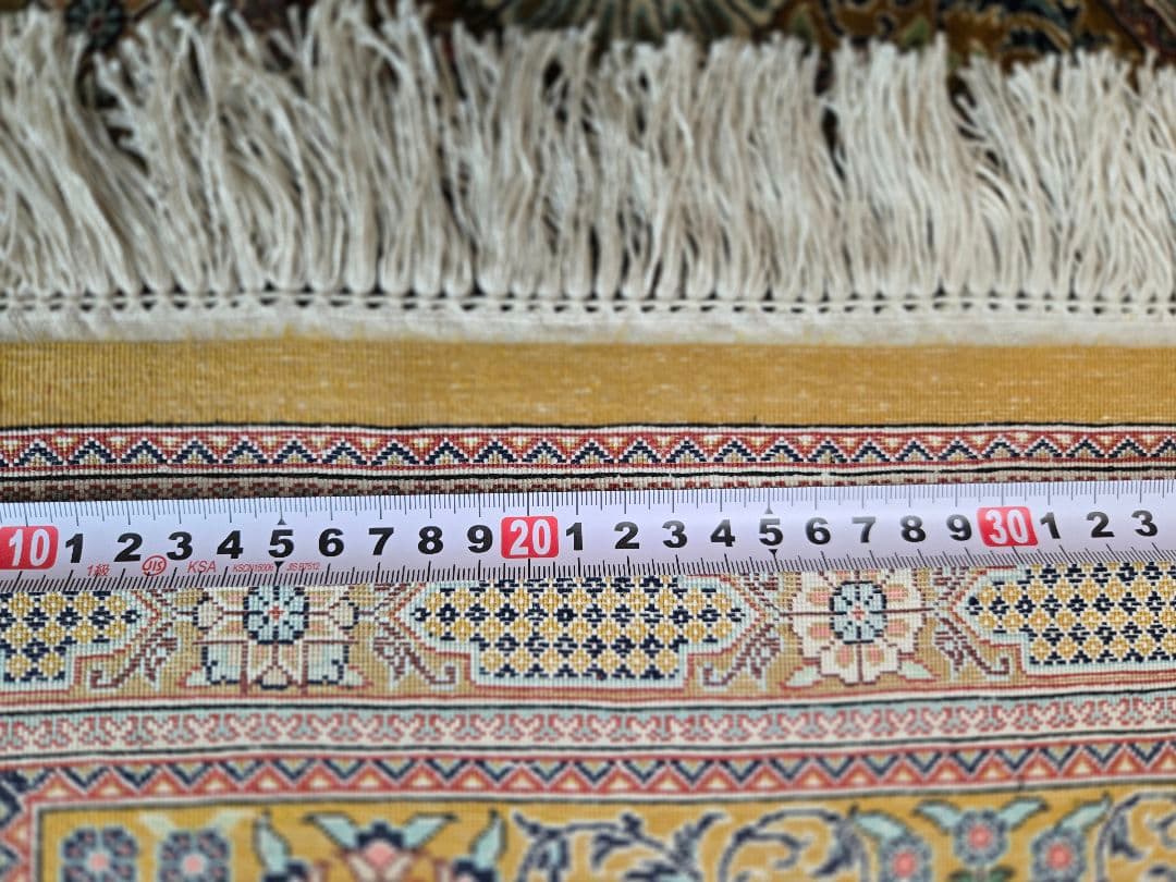 ペルシャ絨毯 本物保証 100%手織り素材シルク クム産サイズ292×200cm