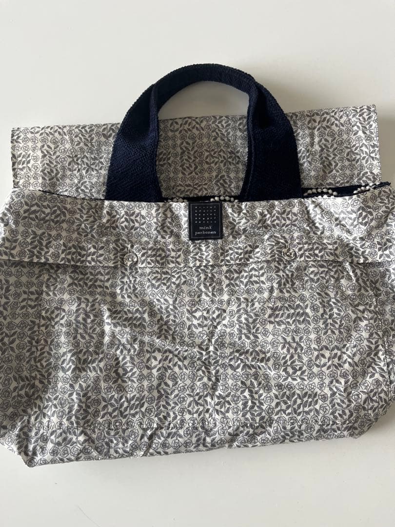 ミナペルホネン タンバリン　パニーニバッグ ネイビー