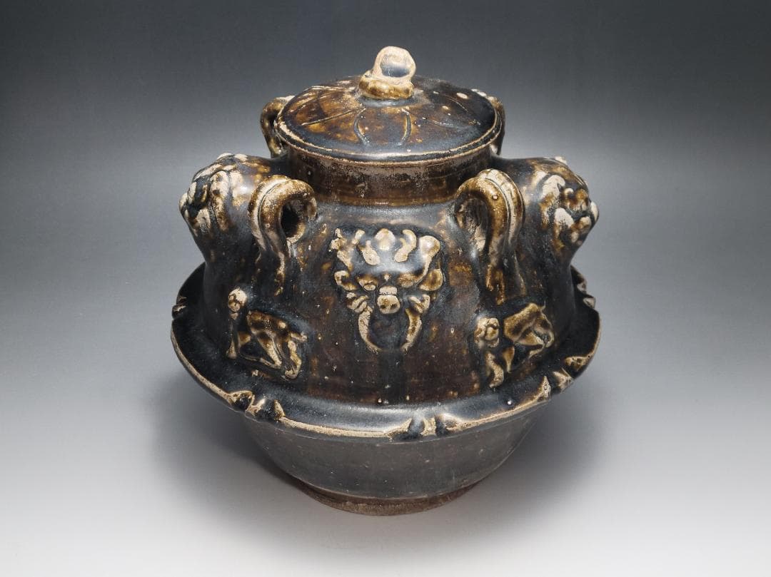 黒釉 陽刻 神獣装飾 四耳 蓋壺 宋元時代 高さ約22.1cm
