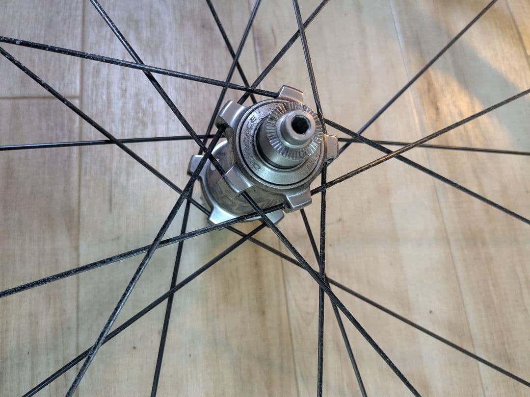 DURA-ACE チューブレス対応ホイール