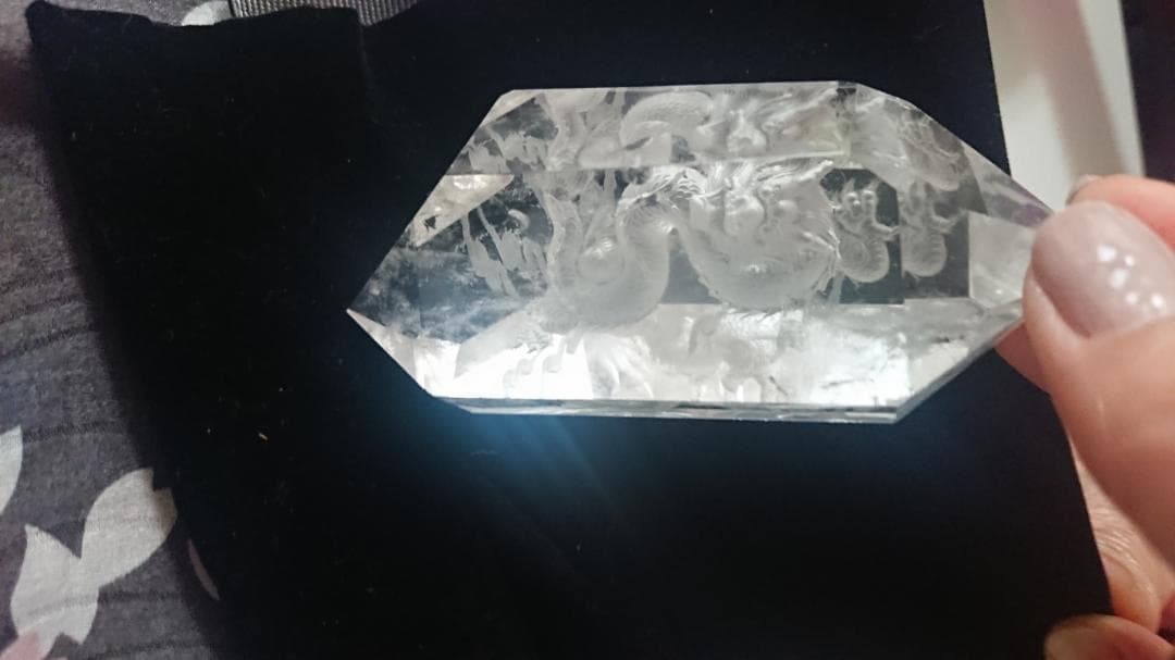 水晶  龍の彫