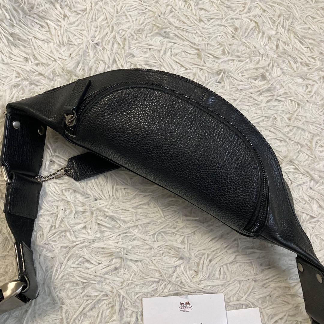 極美品 スリングバッグ ボディバッグ ウエストバッグ ブラック 黒