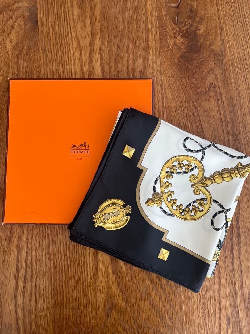 HERMES エルメス LES CLES カレ90 鍵 黒