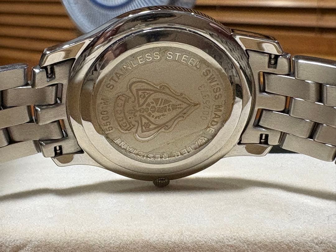 【美品】GUCCI グッチ腕時計 5500M 金属ベルト 黒文字盤 メンズ腕時計