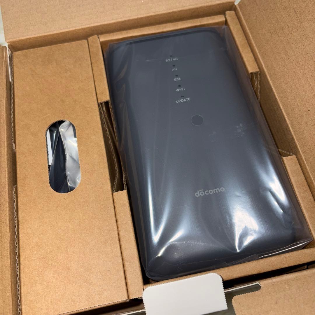 【新品未使用】docomo 5G(HR02) ダークグレー　ルーターたく