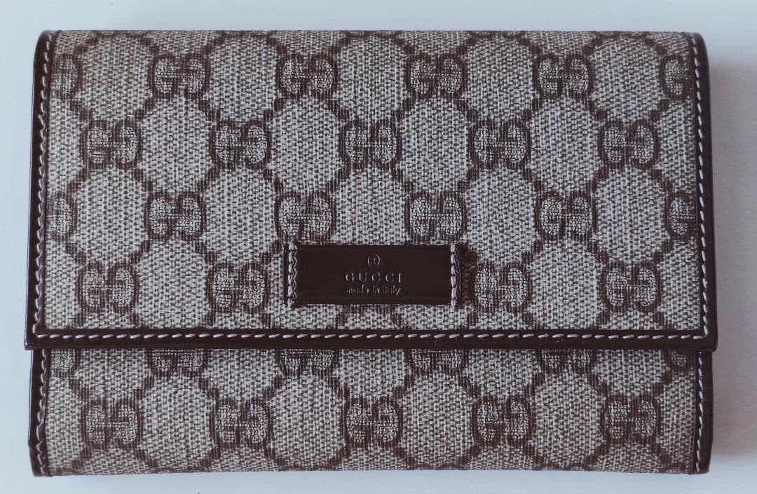 mon【未使用】GUCCI 二つ折り財布 GG柄 PVC ブラウン