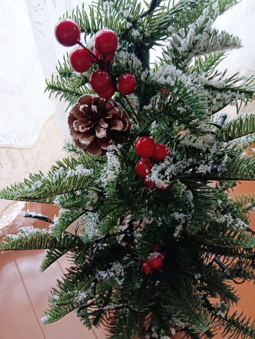 ミニクリスマスツリー 赤い実付き60cmインテリアツリーライト卓上 インテリア