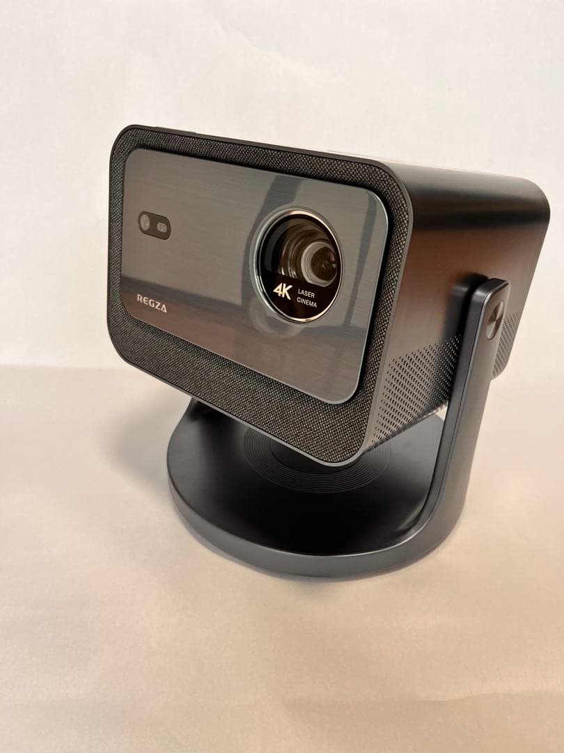 TVS REGZA 4Kレーザープロジェクター RLC-V7R