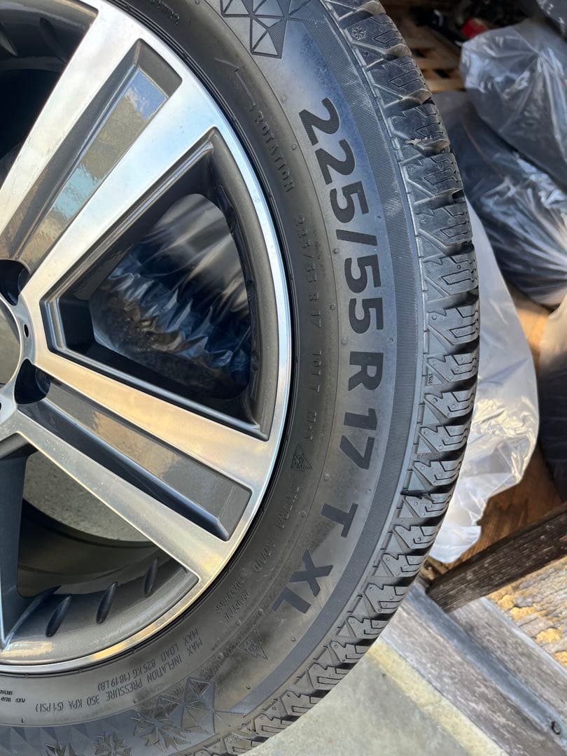 225/55 R17 スタッドレスタイヤとホイールセット