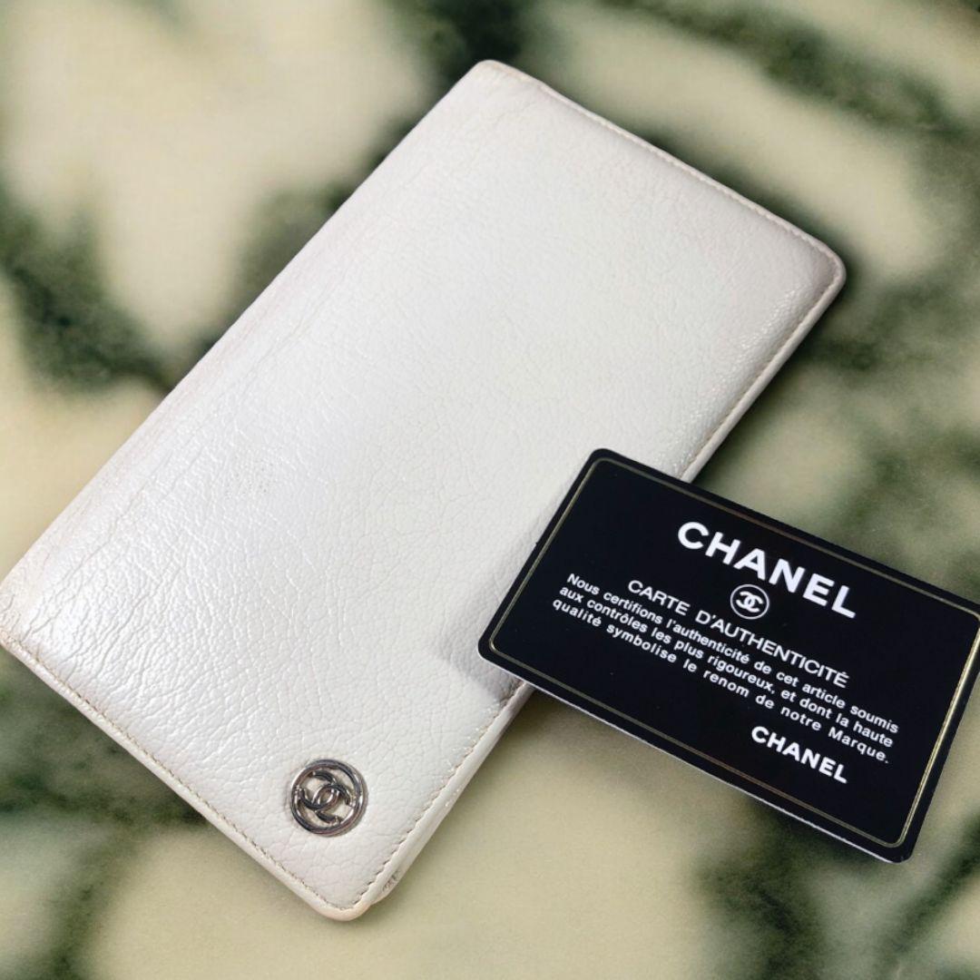 シャネル　CHANEL　ココマーク　レザー　メンズ　長財布　白　ビンテージ
