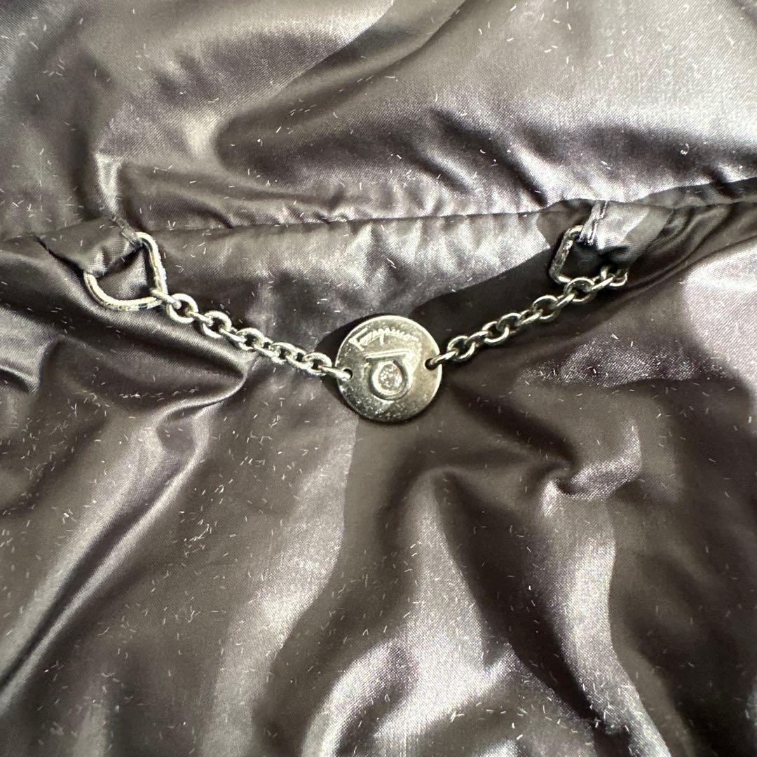 Salvatore Ferragamo ブラックダウンジャケット 42