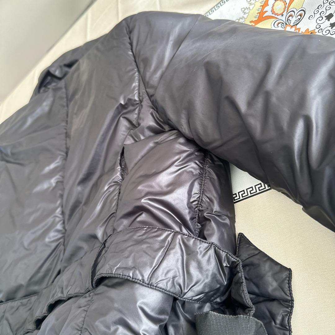 Salvatore Ferragamo ブラックダウンジャケット 42