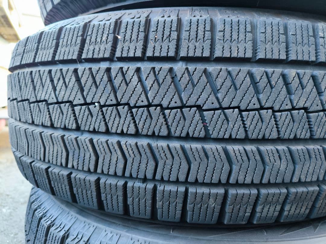 BRIDGESTONE VRX2 215/60R16 21年製スタッドレスタイヤ