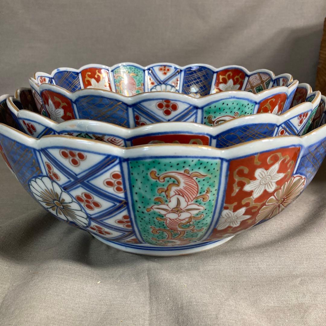 【古伊万里文】古伊万里の伝統　日本の名窯　古伊万里　染錦菊花文　三つ組菊形鉢