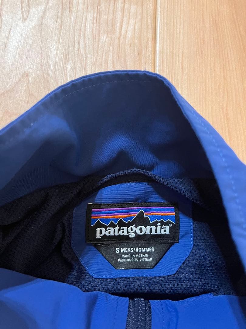 【当日または翌日発送】 パタゴニア バギーズジャケット S ブルー