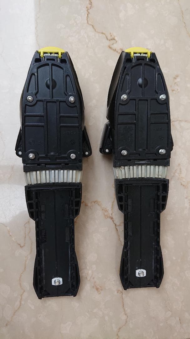 在庫処分 FISCHER チロリア ビンディング　開放値17 選手用