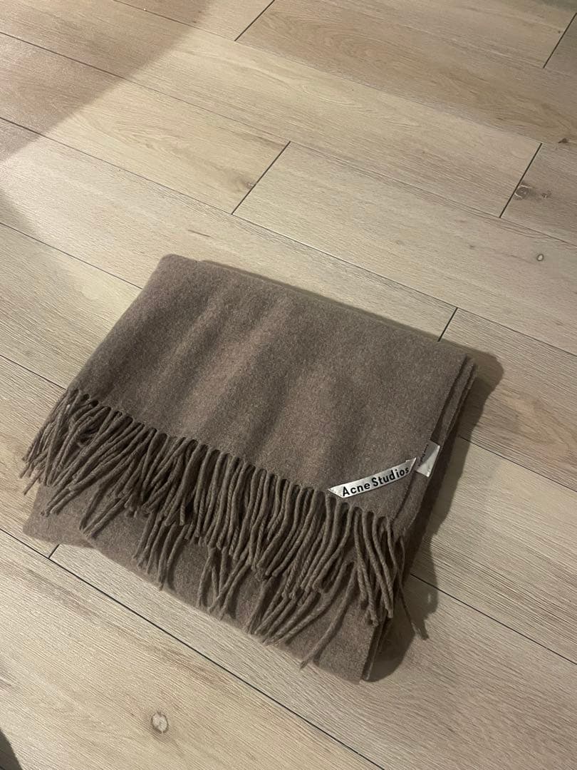 【ワンコ氏】Acne Studios ベージュ マフラー フリンジ付き