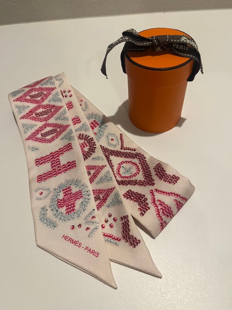 【中古品】エルメス 【ケリーアンペルル】ツイリー リボンスカーフ ベージュ系