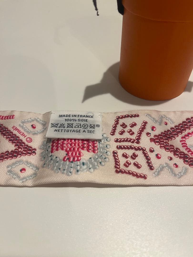 【中古品】エルメス 【ケリーアンペルル】ツイリー リボンスカーフ ベージュ系