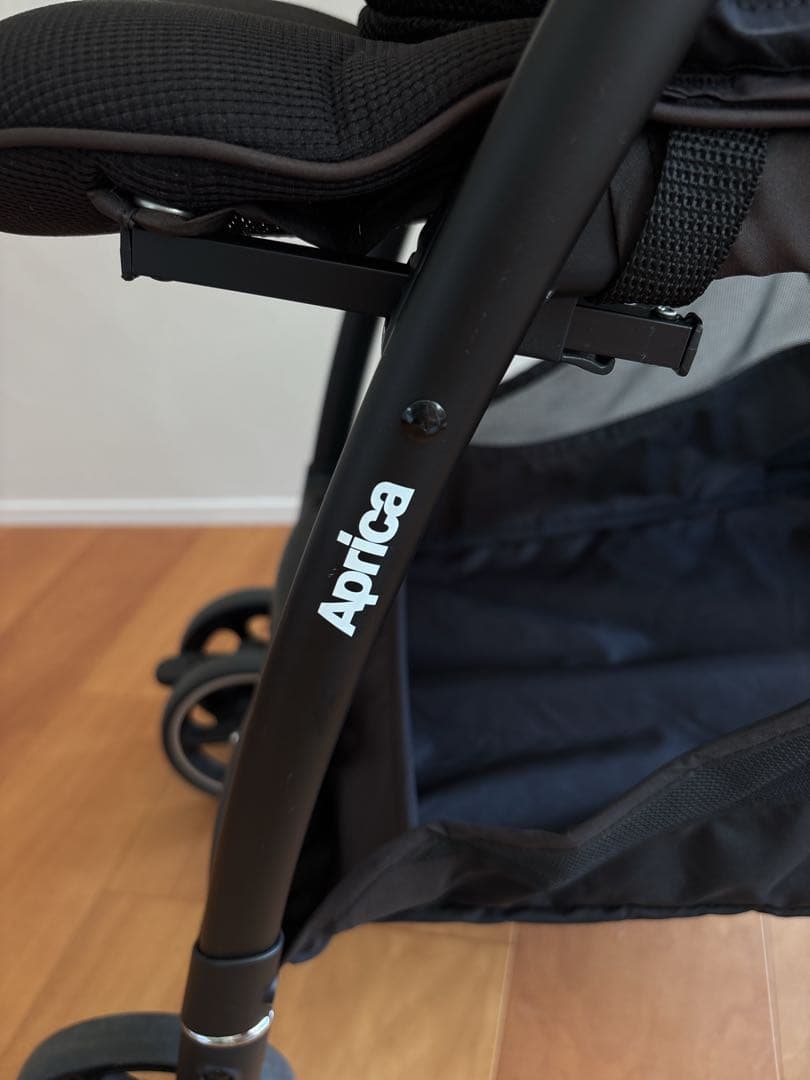 【美品】Apricaアップリカ ベビーカーラクーナビッテクッション２０２３年製
