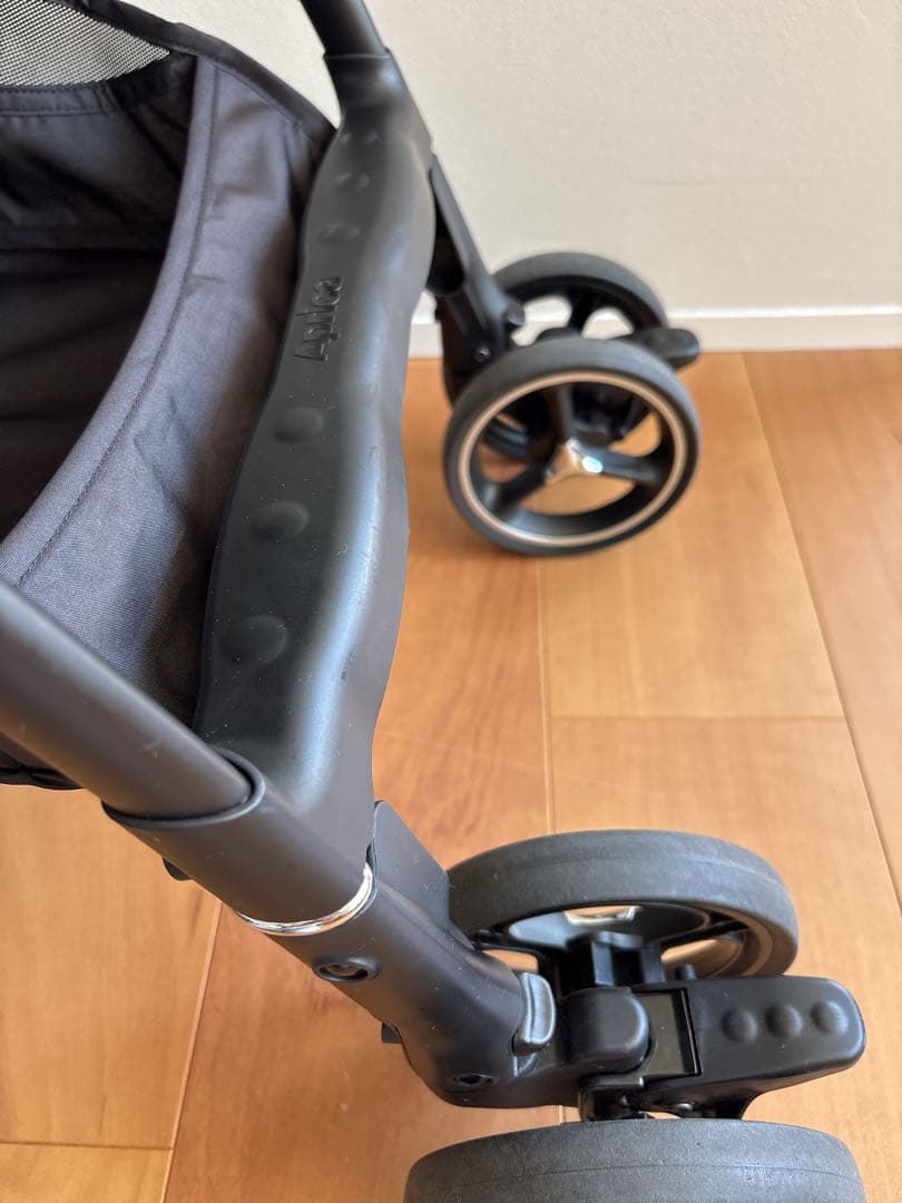 【美品】Apricaアップリカ ベビーカーラクーナビッテクッション２０２３年製