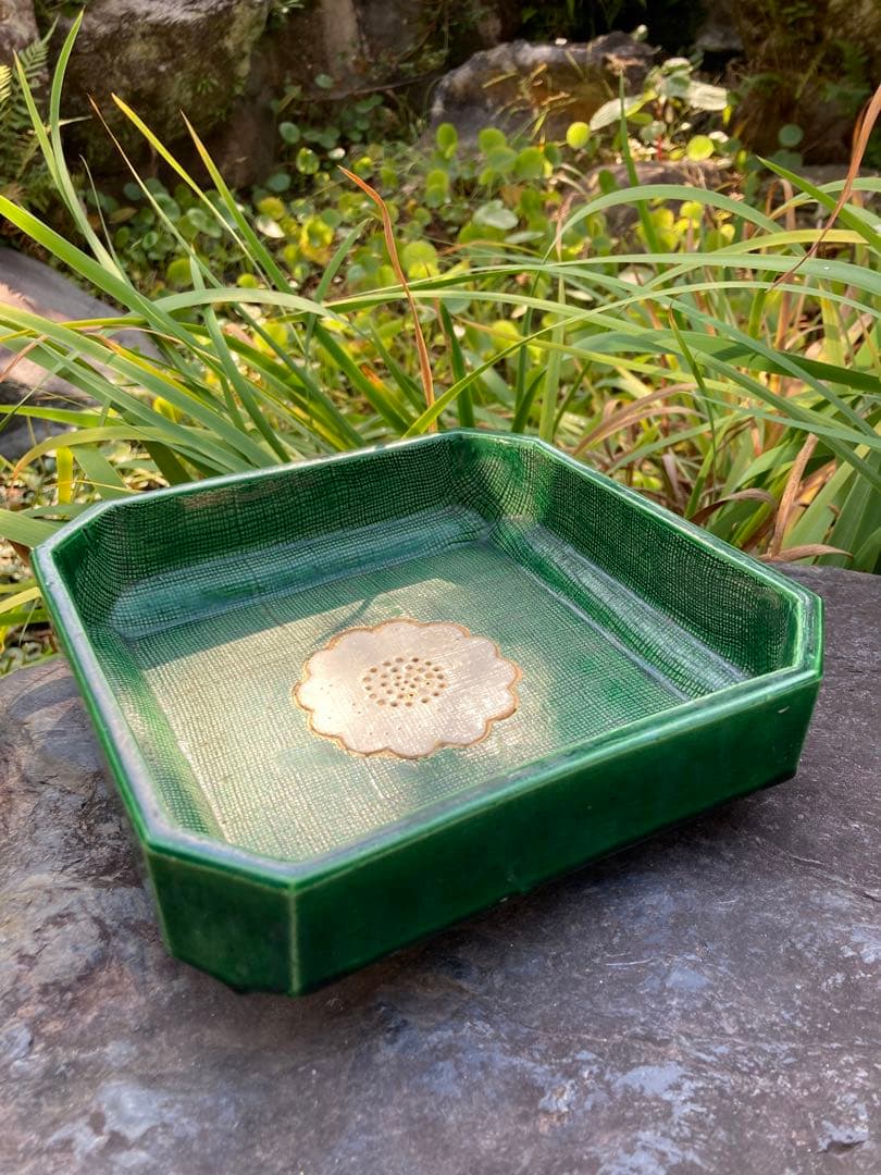 京都のヴィンテージ　お花の大皿　五条・京の陶器　萬寿堂　加賀美　緑色八角形陶器皿