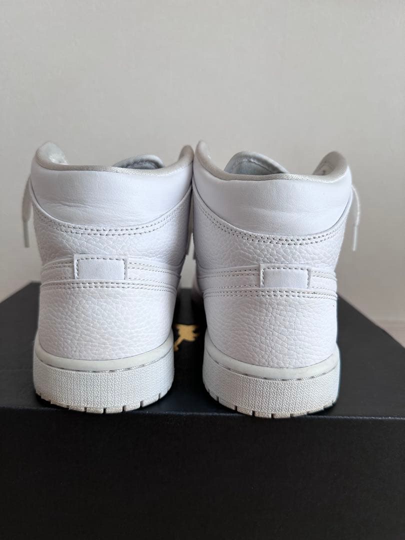 Nike Air Jordan 1 Mid ホワイト