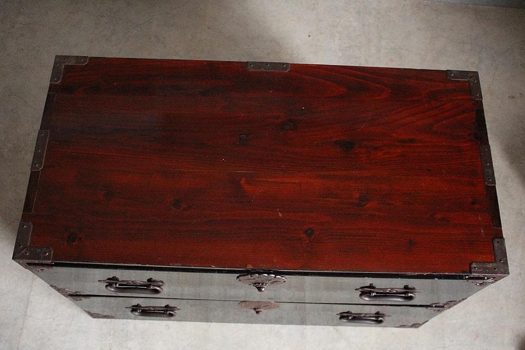 綺麗な丸金具庄内箪笥　2段 　 中桐製