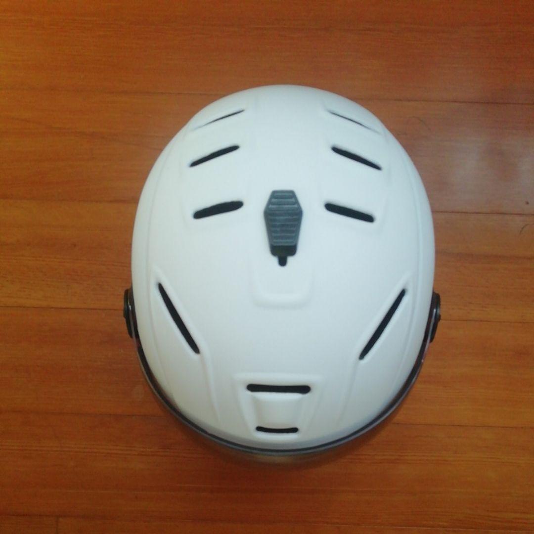 新品未使用 バイザー ヘルメット サイズ M（55cm～58cm）マットホワイト