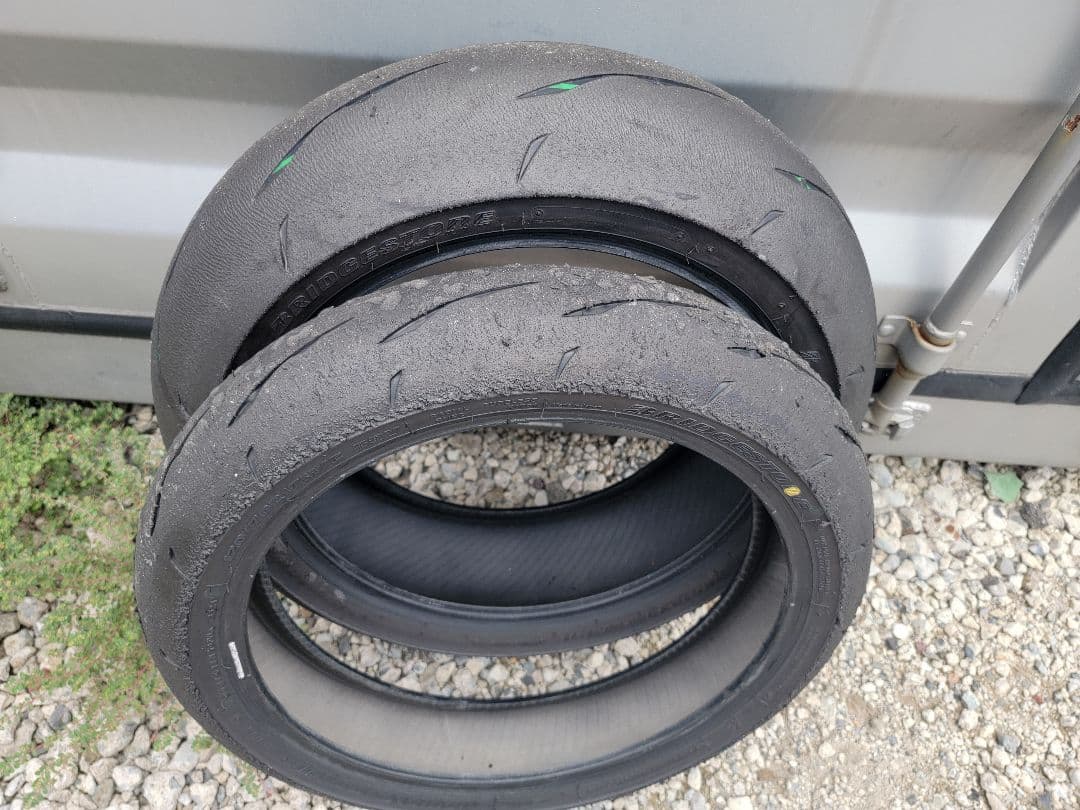 2024年製送料込みブリヂストン BATTLAX R11前後セット120/200