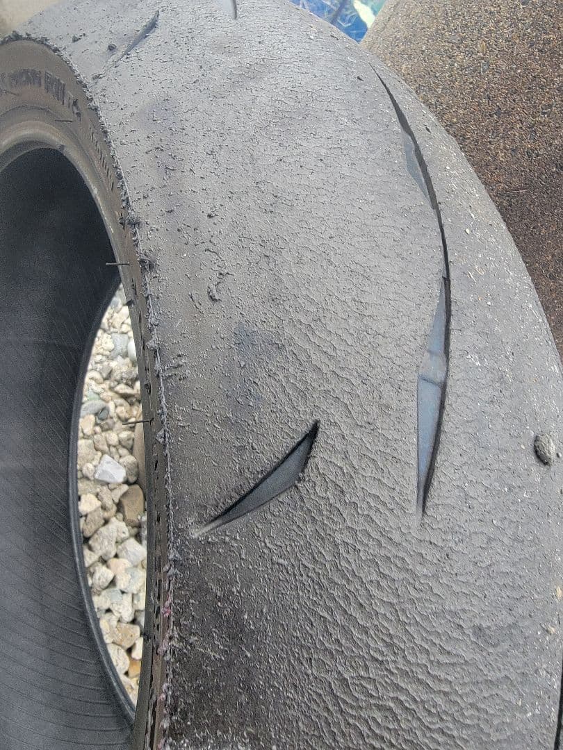 2024年製送料込みブリヂストン BATTLAX R11前後セット120/200