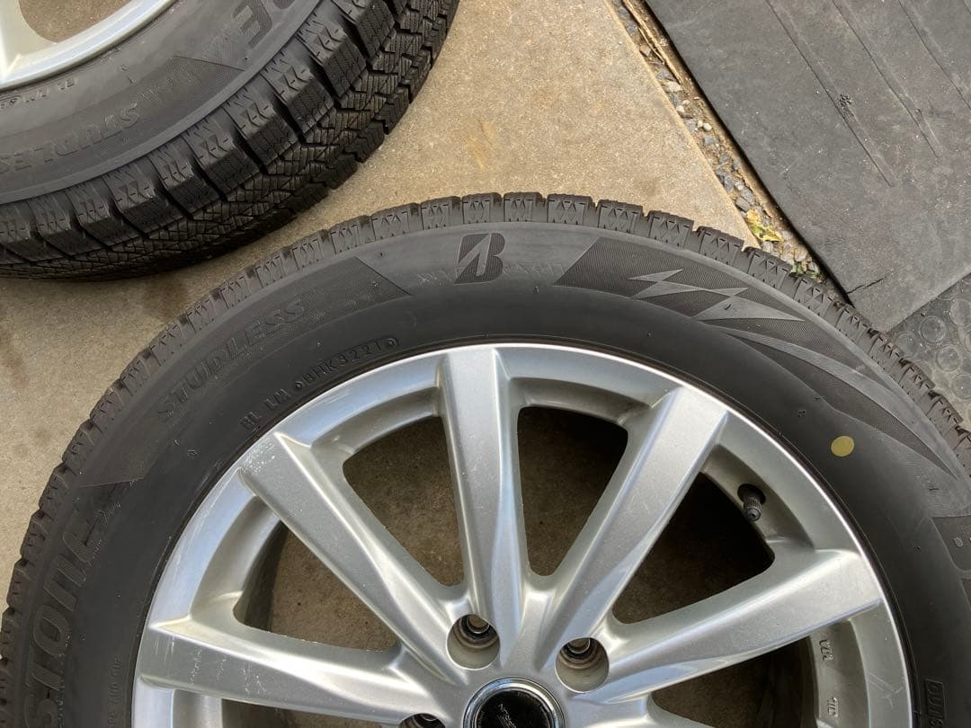 ブリザックICE 215/55R17 2021年32週　バリ山