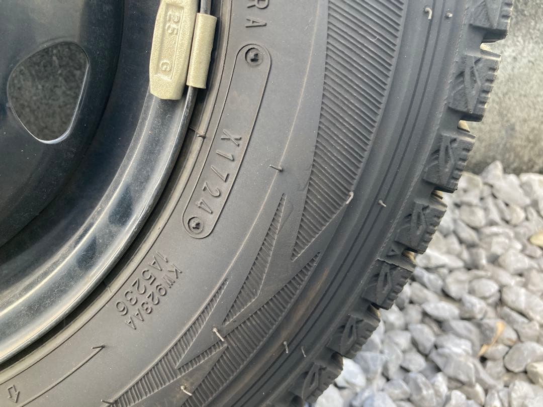 スタッドレスタイヤ　軽バン　ダンロップ　ホイール付き4本セット