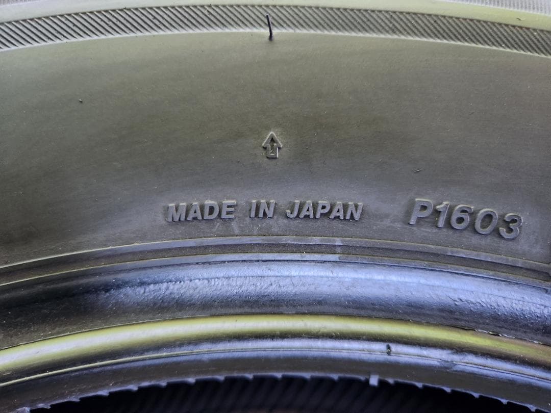 送料込☆2023年製 ブリヂストンタイヤ 215/65R16日本製☆2本