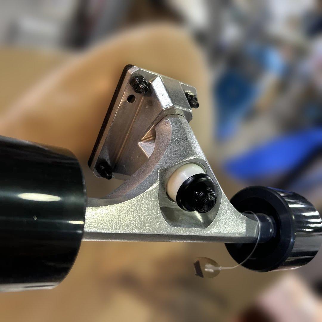 7183【未使用品】スイングトラック搭載 サーフスケート31,5 ウッディプレス