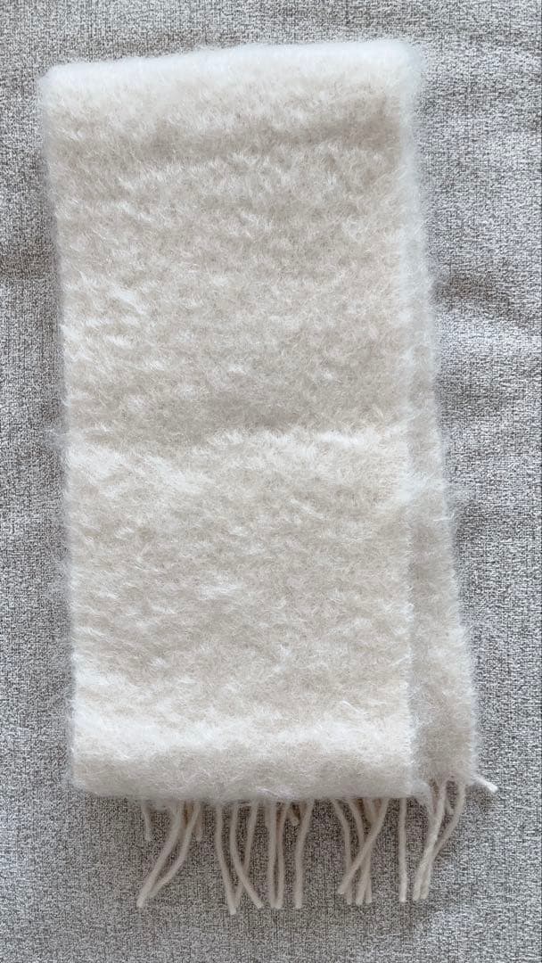 ロエベLOEWEモヘアマフラーホワイト未使用に近い