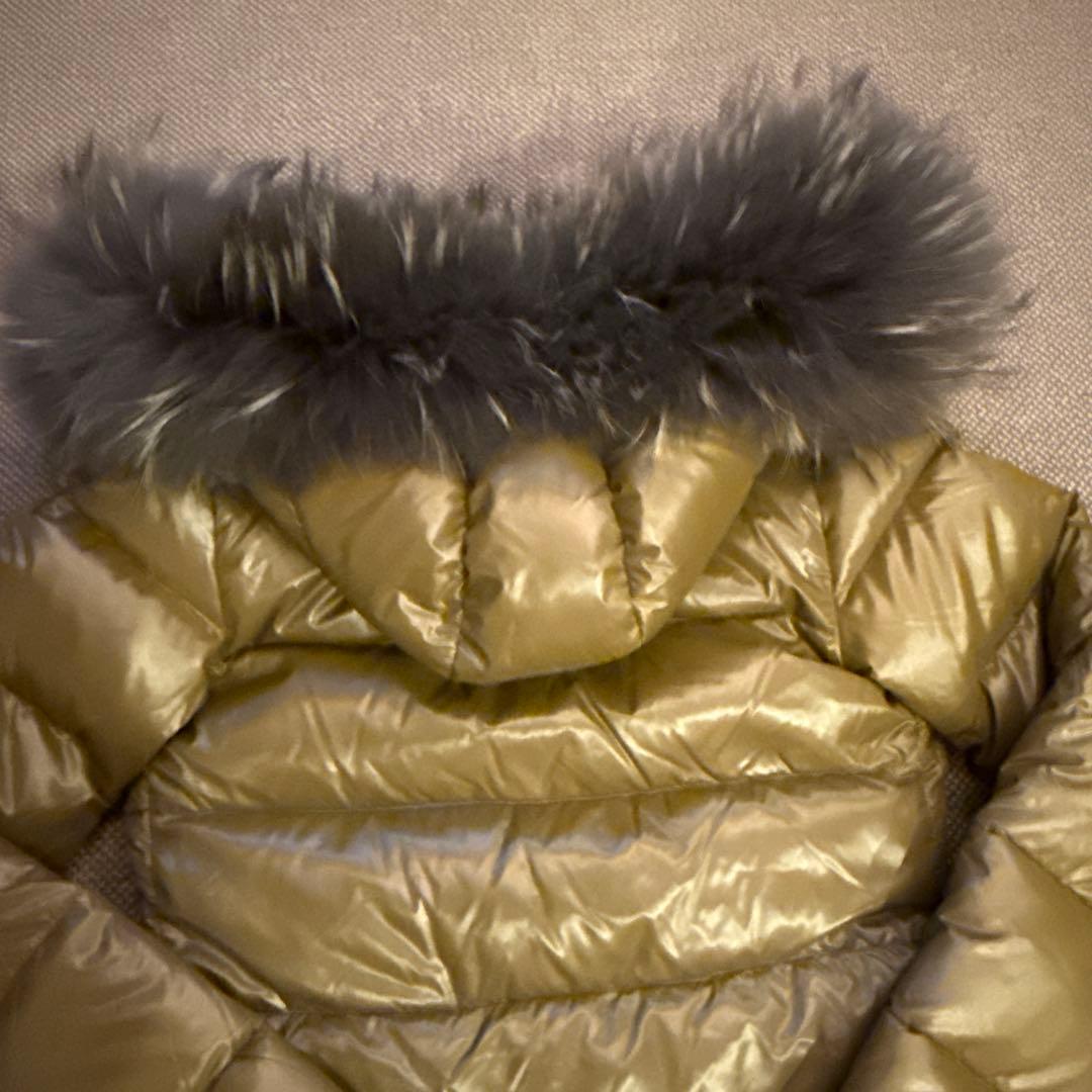 未使用デュベティカDUVETICAオリーブグリーン ファー付ダウンロングコート