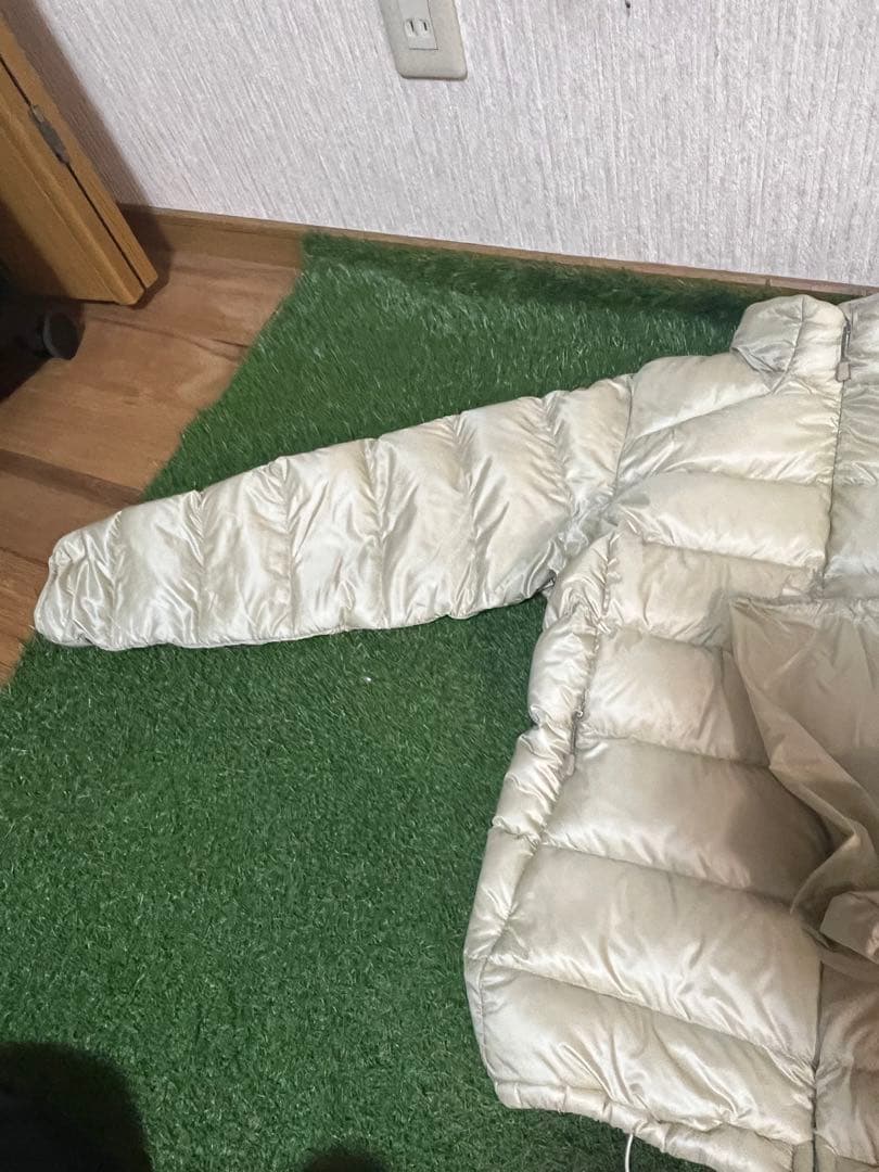 mont-bellダウンジャケットアイボリーカラー800フィルパワー