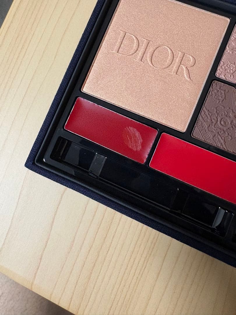 ReFaアクティブとDIORマルチユースパレット