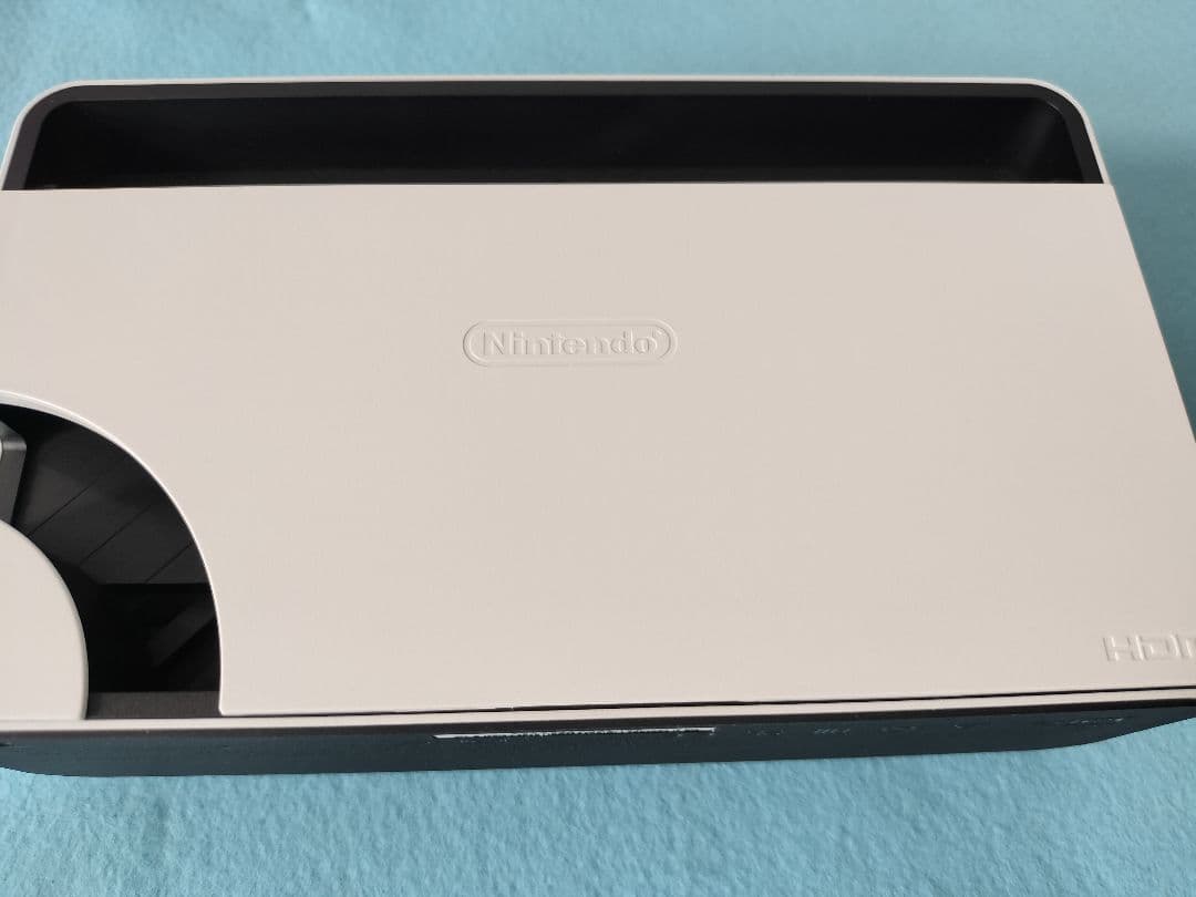 【美品・付属品完備】Nintendo Switch 有機ELモデル本体　ケース付