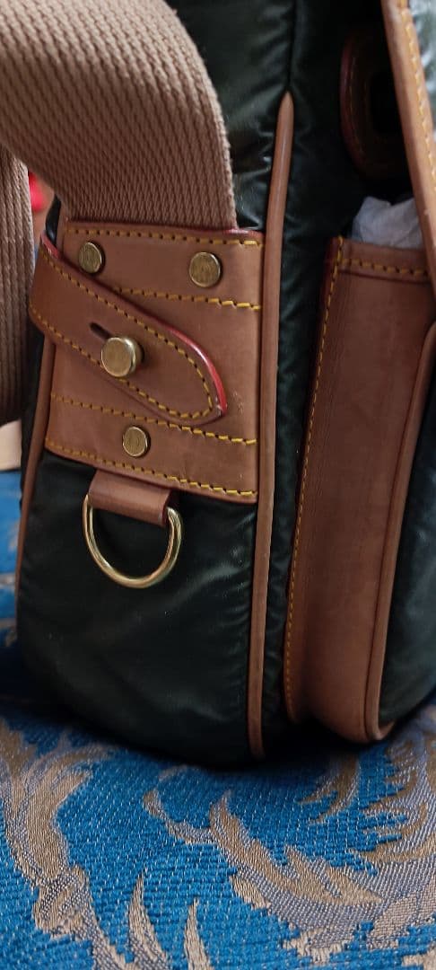 HUNTING WORLD オリーブグリーン ショルダーバッグ