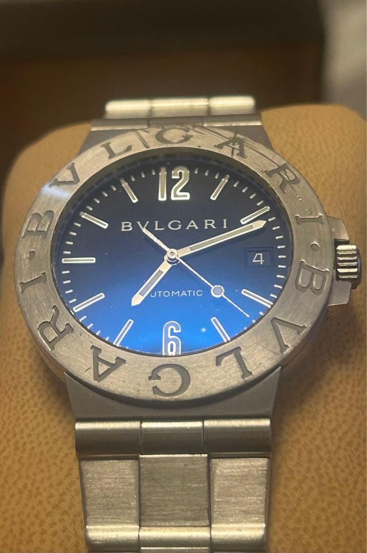 BVLGARI 時計 中古保証書付き。