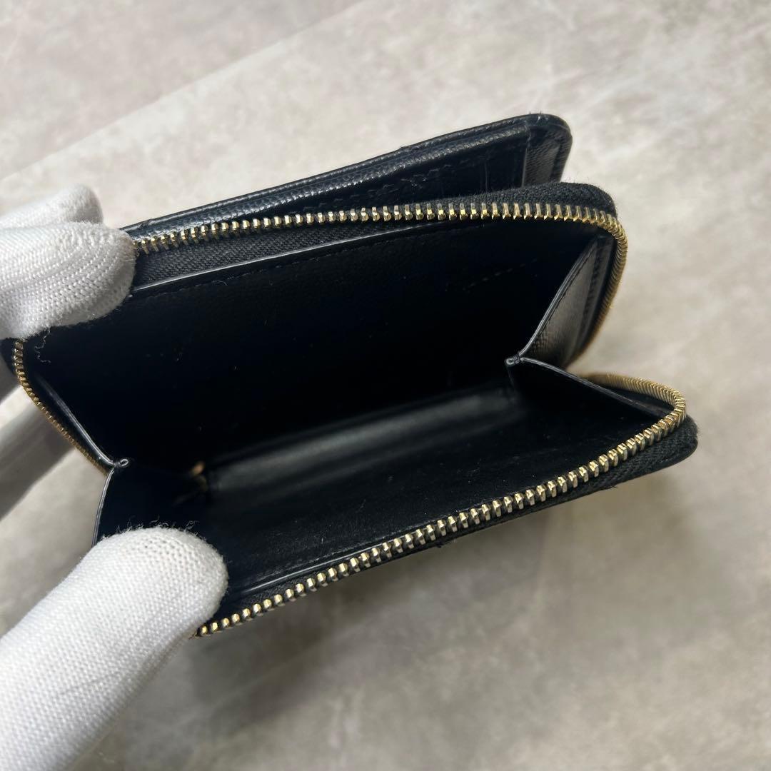 サンローランYSL ブラック 二つ折り財布 キルティング Vステッチ