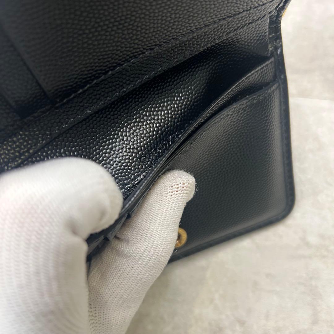 サンローランYSL ブラック 二つ折り財布 キルティング Vステッチ